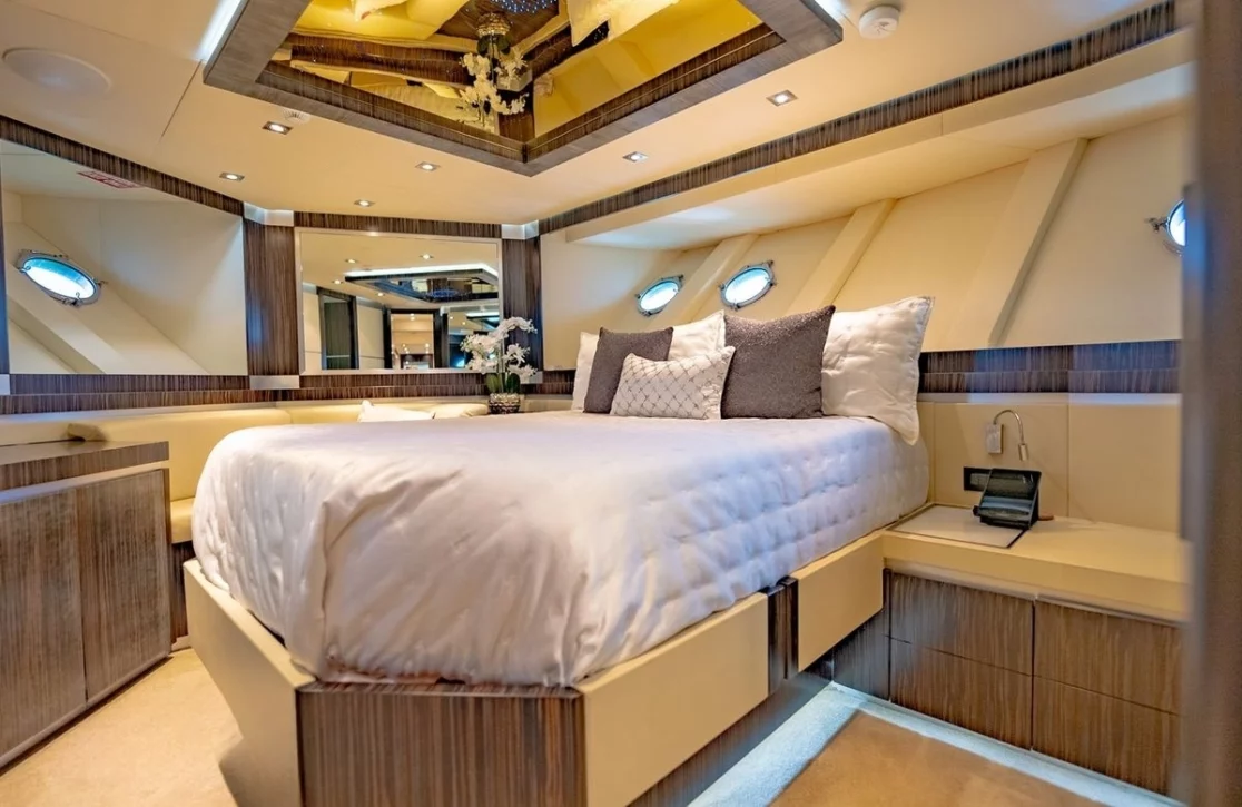 An image of Casual yacht