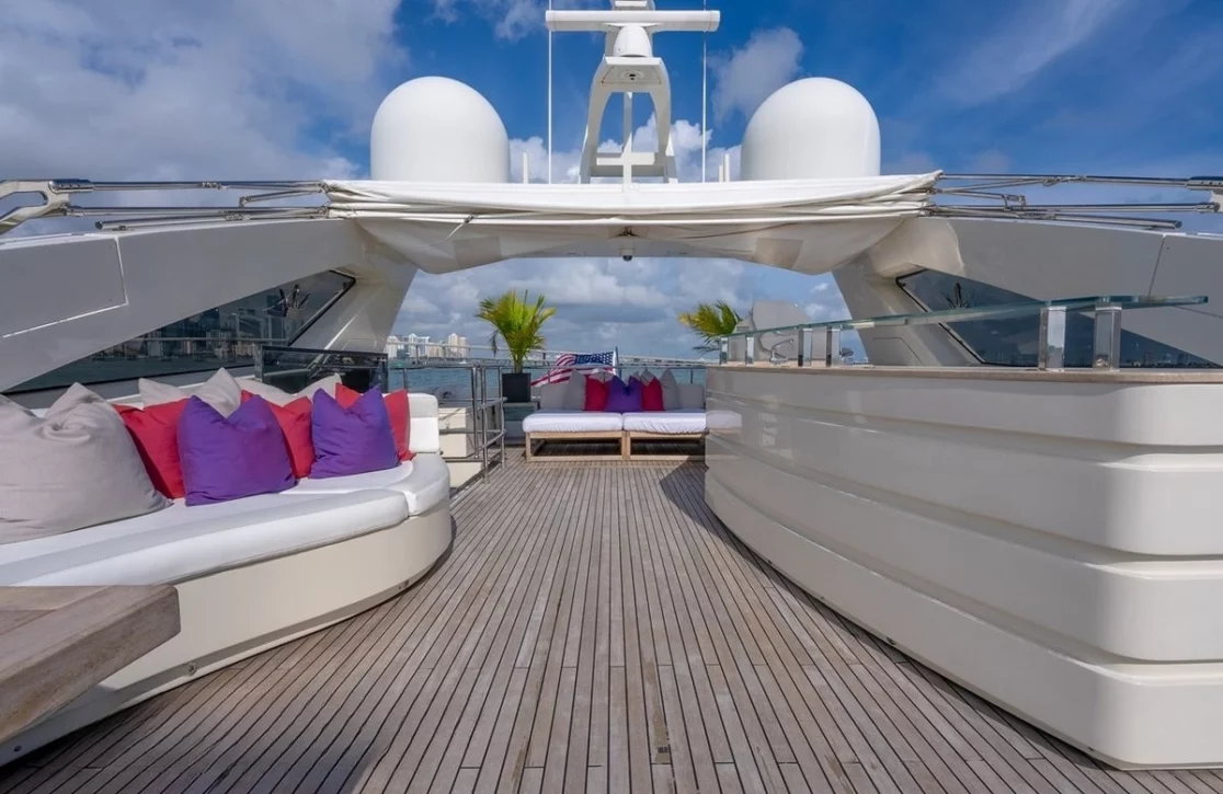 An image of Casual yacht