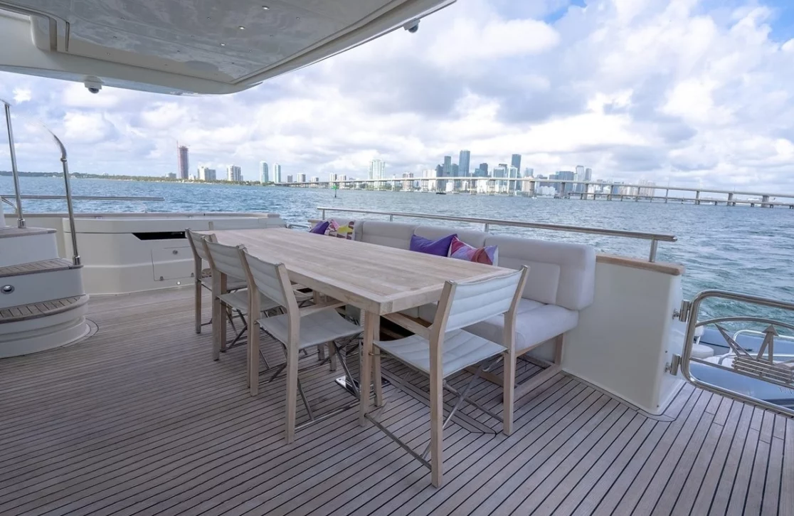 An image of Casual yacht