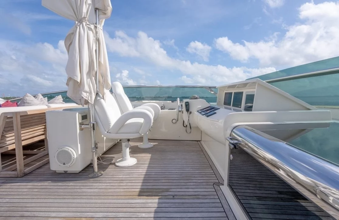 An image of Casual yacht