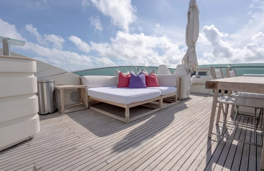 An image of Casual yacht