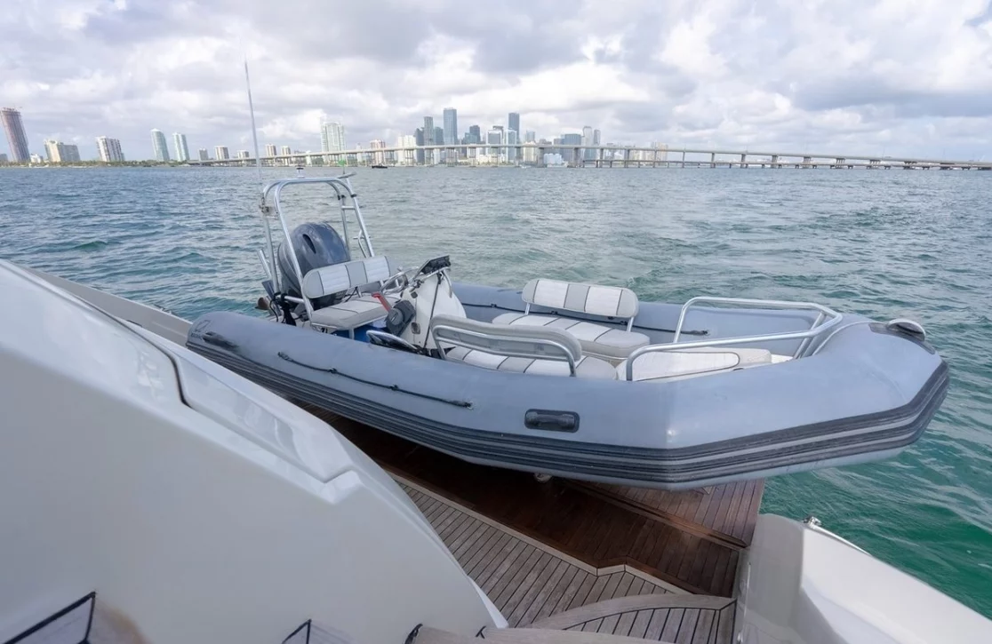 An image of Casual yacht