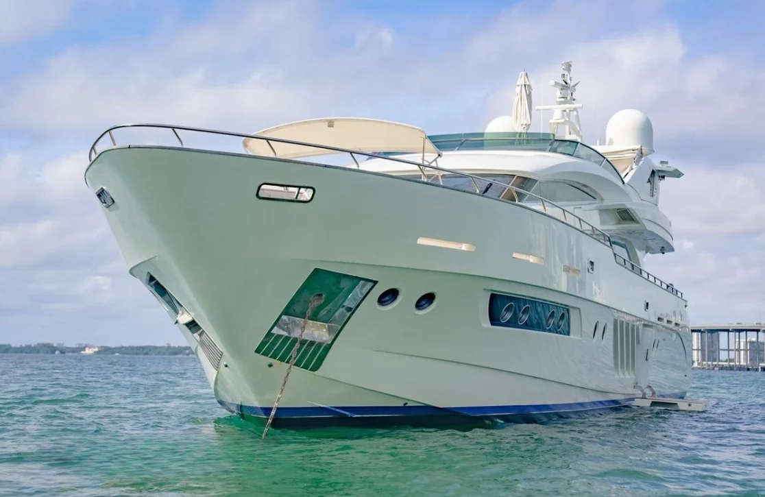 An image of Casual yacht