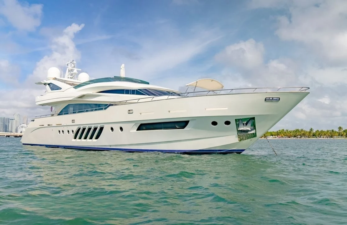 An image of Casual yacht