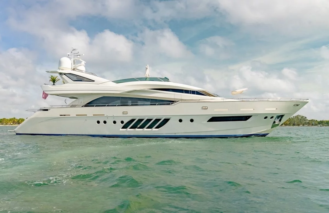 An image of Casual yacht