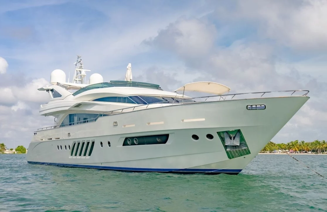 An image of Casual yacht