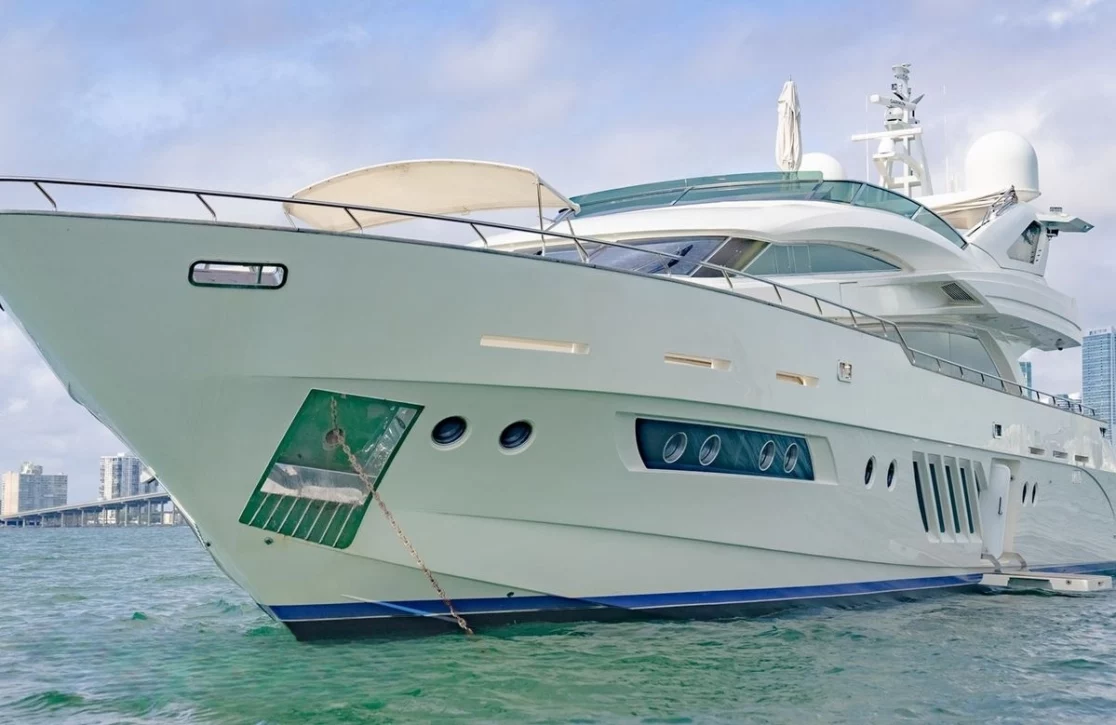 An image of Casual yacht