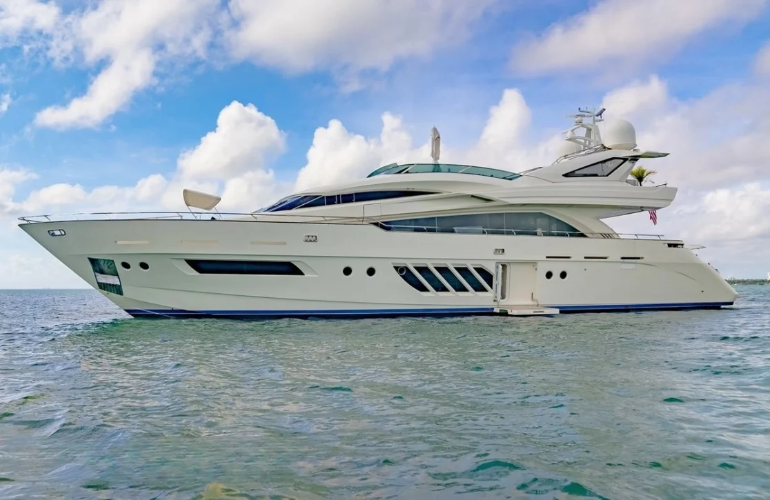 An image of Casual yacht