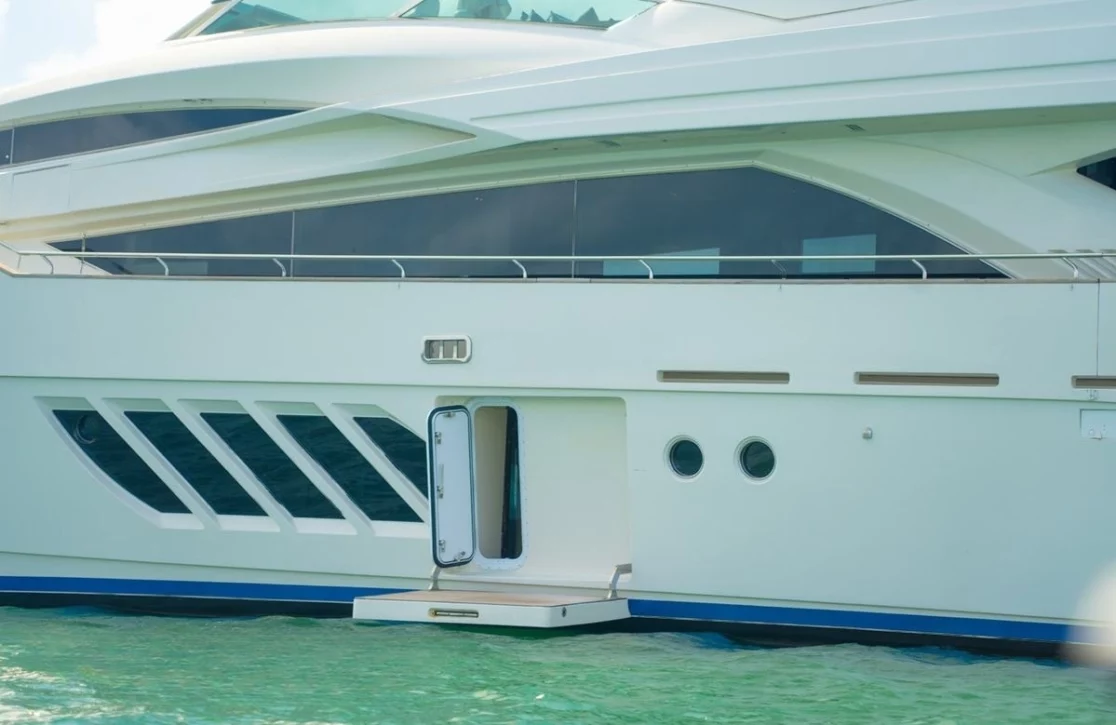 An image of Casual yacht