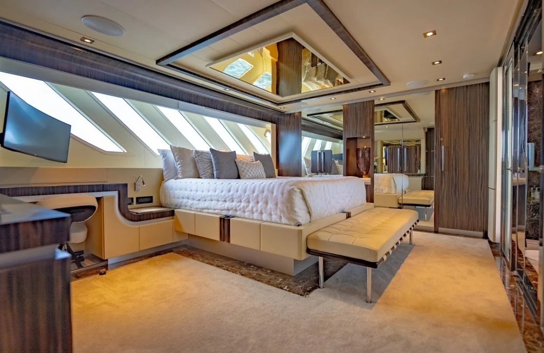 An image of Casual yacht
