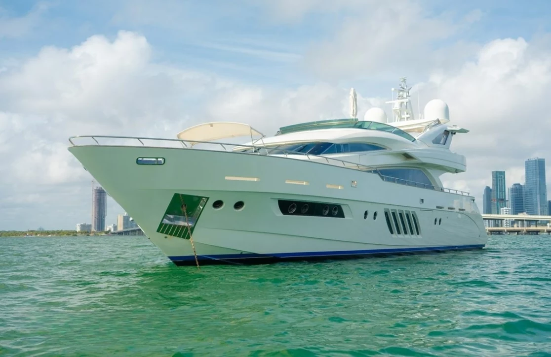 An image of Casual yacht