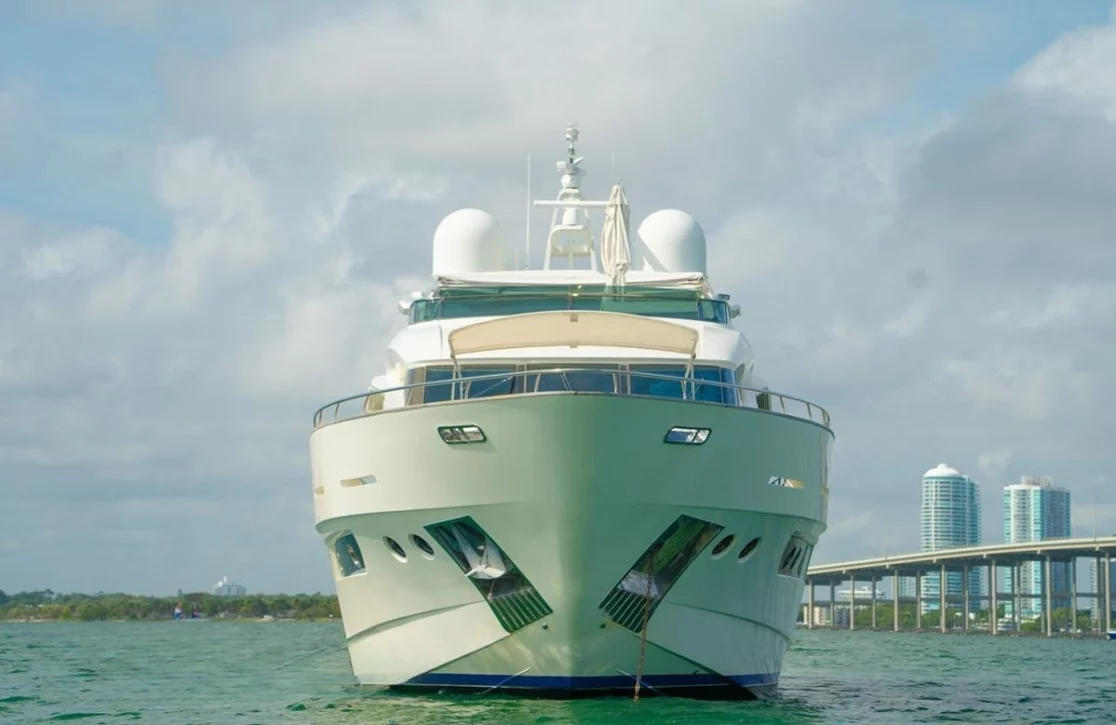 An image of Casual yacht