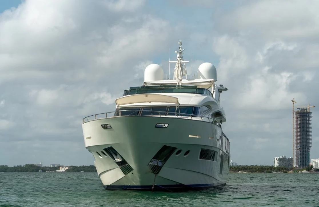 An image of Casual yacht