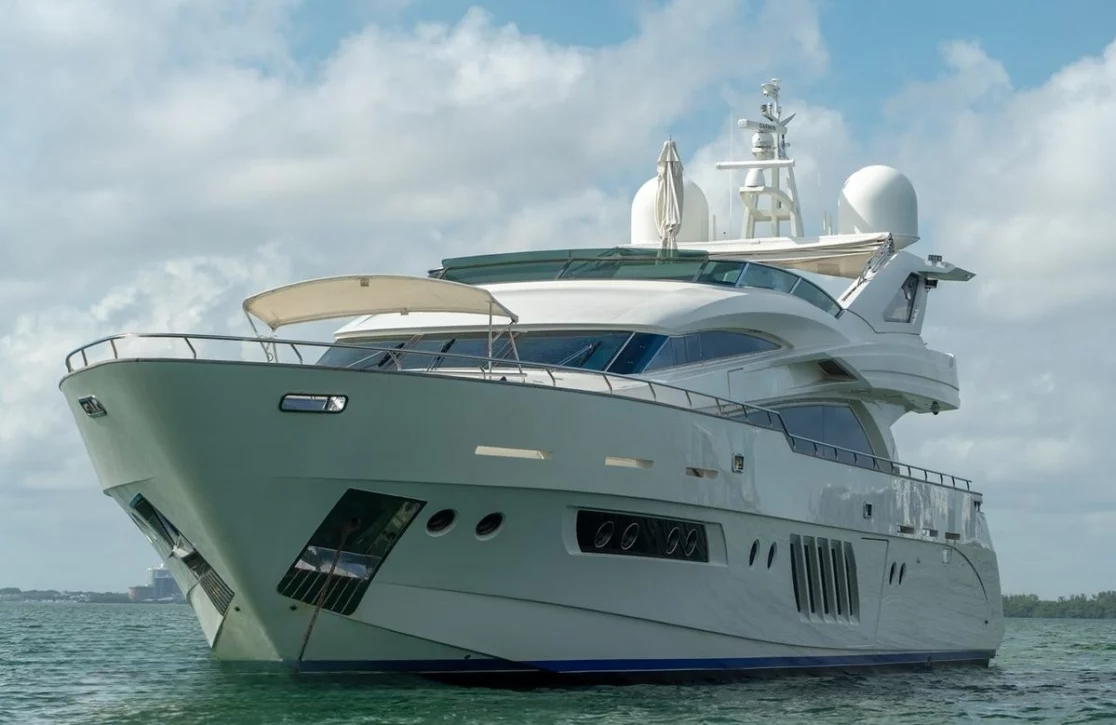 An image of Casual yacht