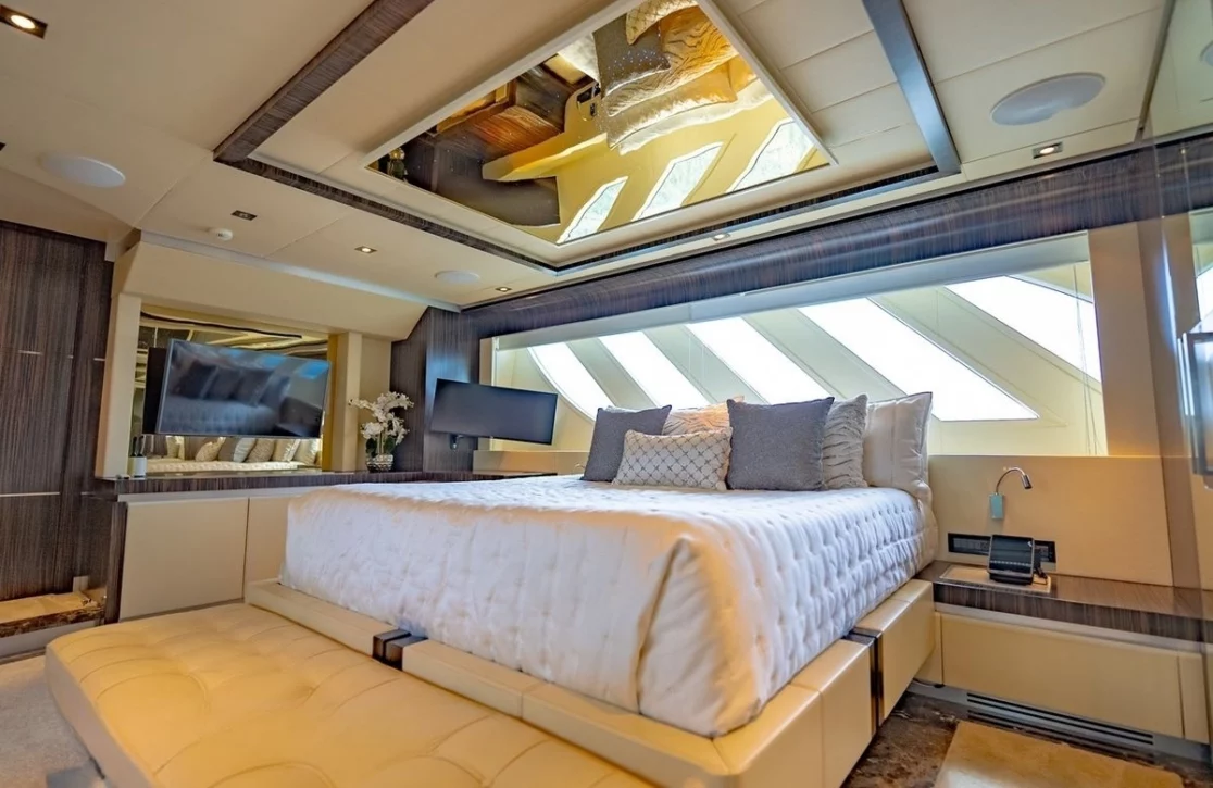 An image of Casual yacht