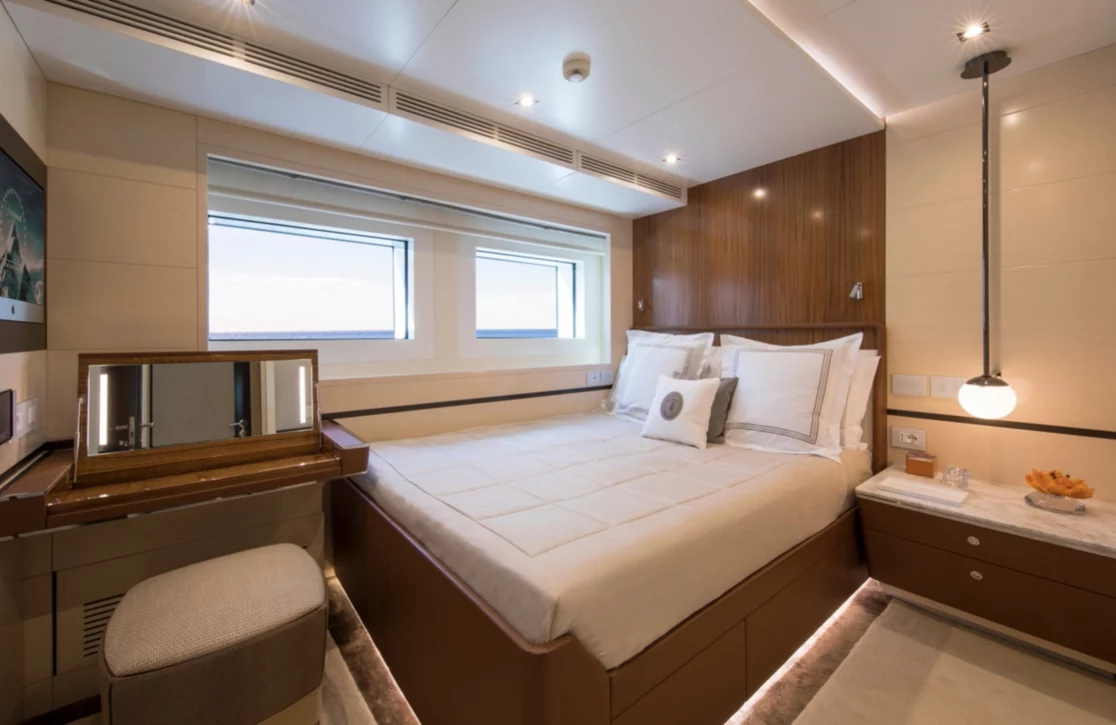 An image of Spring yacht