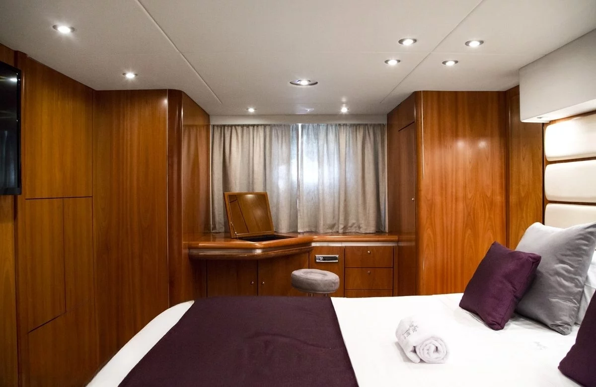 A preview of interior Bedroom cabin