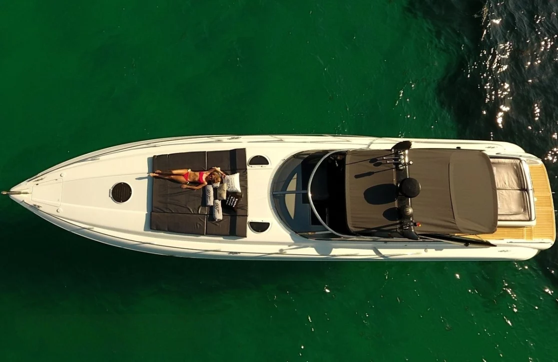 An image of 007 yacht