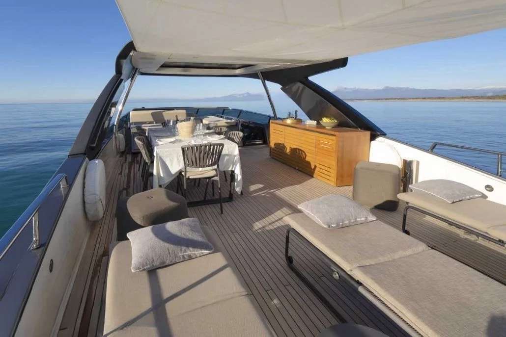 An image of Em3 yacht