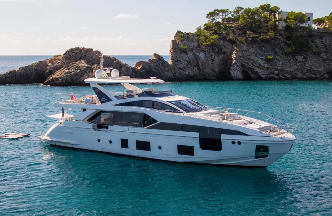 An image of Cloudy Bay yacht