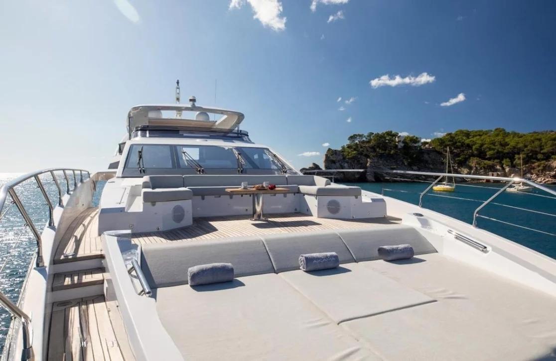 An image of Cloudy Bay yacht