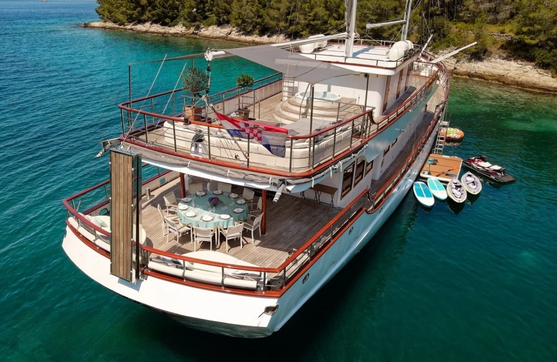 An image of Corsario yacht