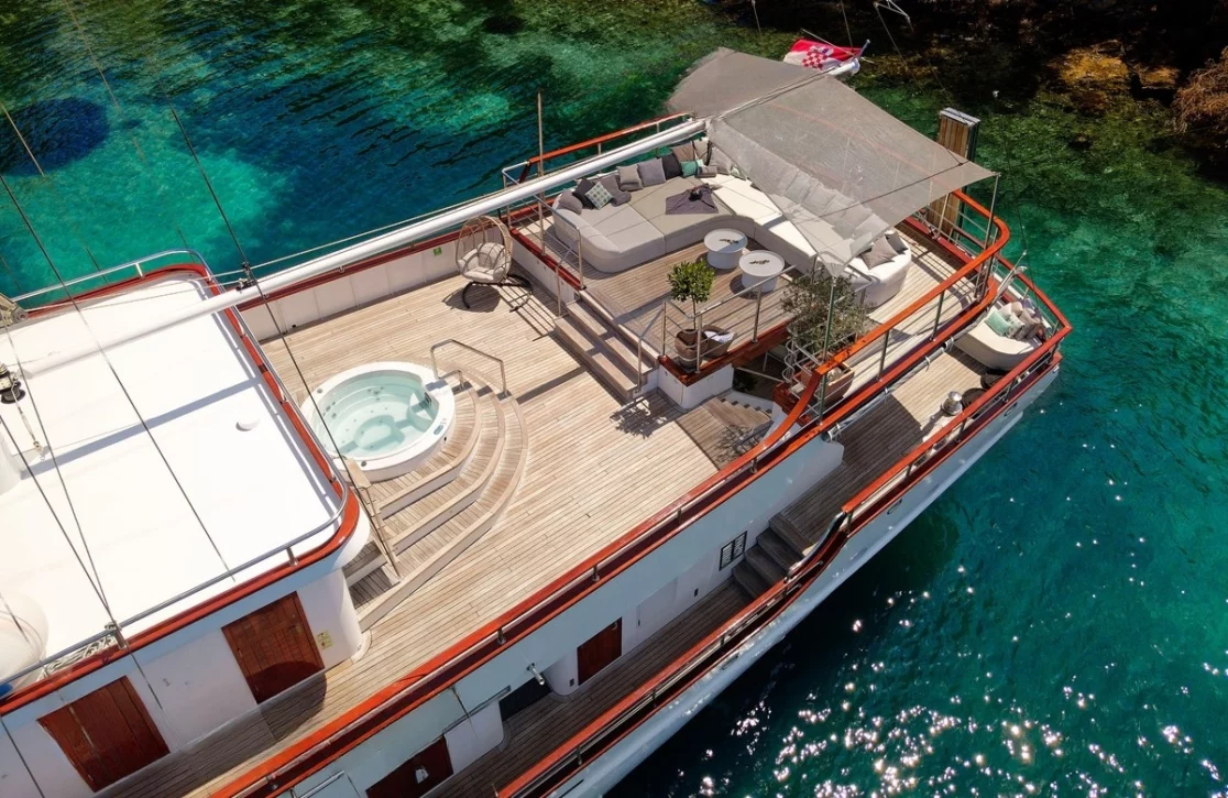 An image of Corsario yacht