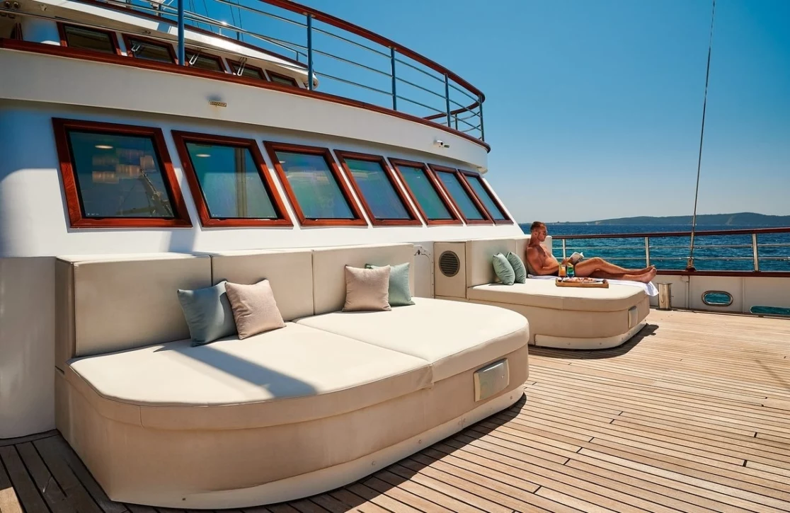An image of Corsario yacht