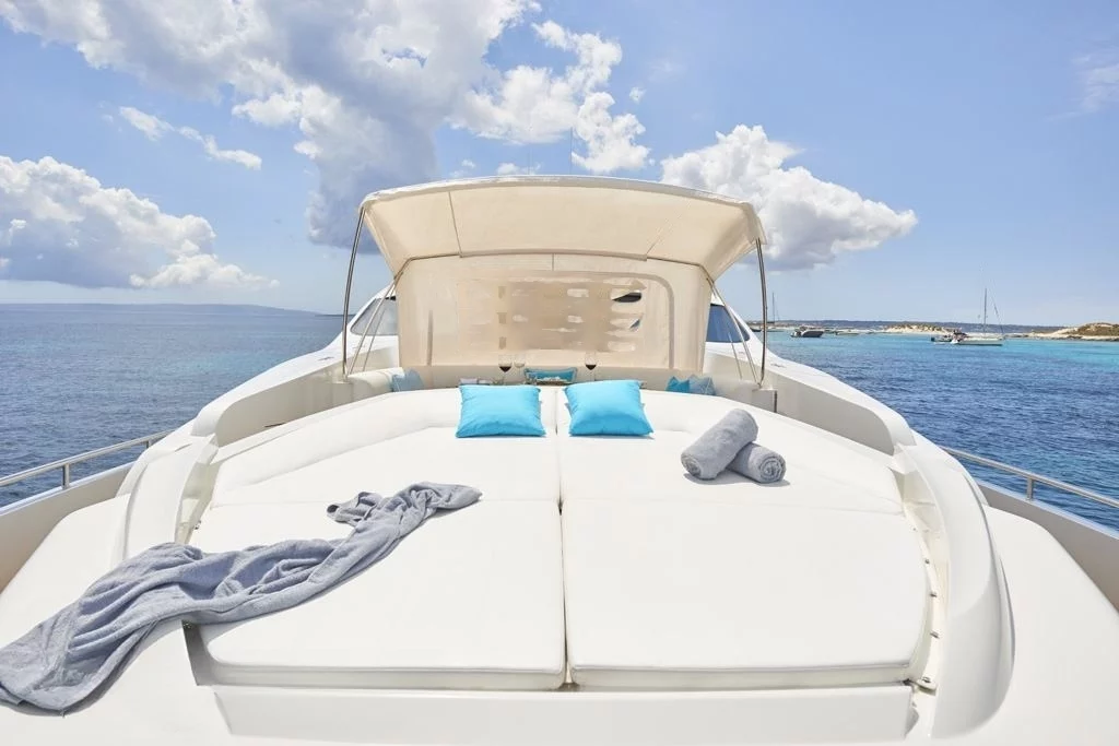 An image of Danzas yacht