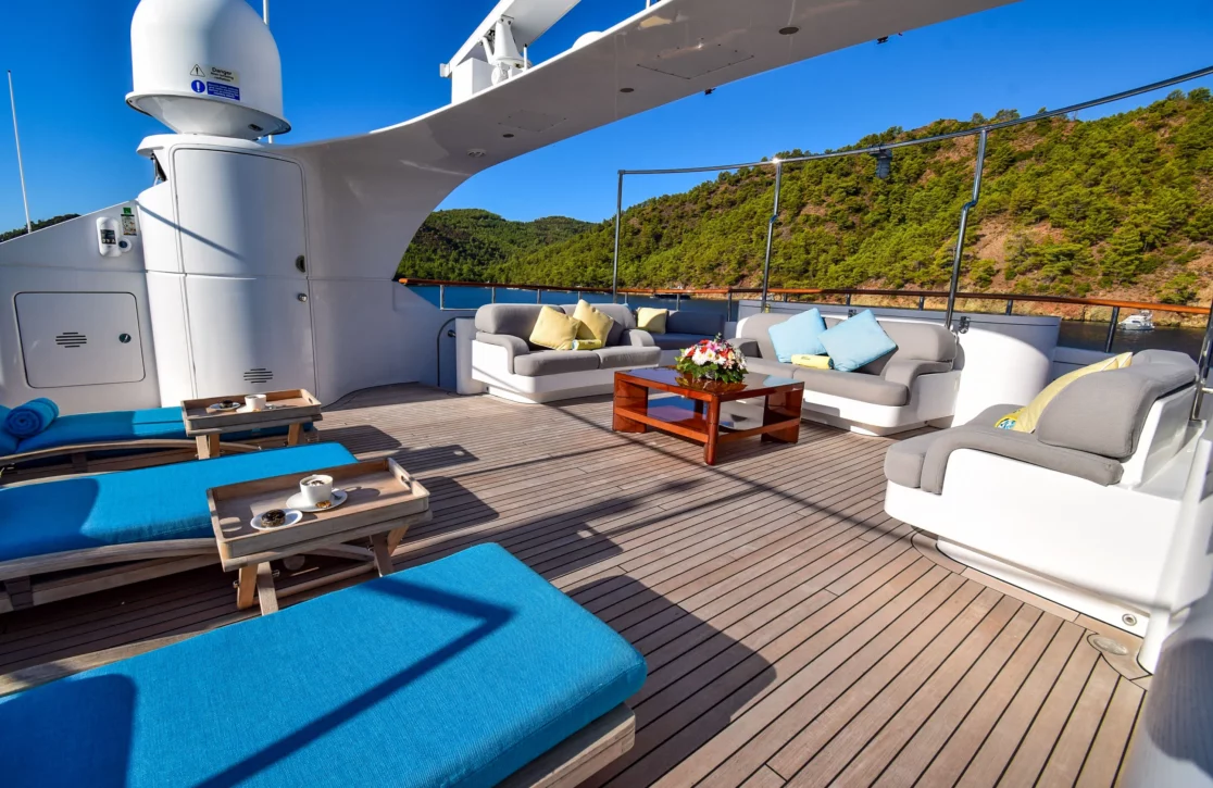 An image of Holiday yacht