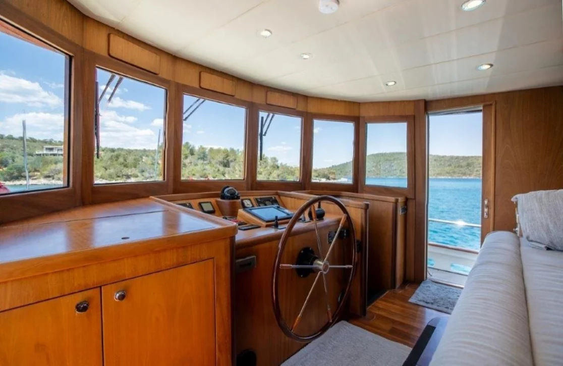 An image of Dilnisin yacht