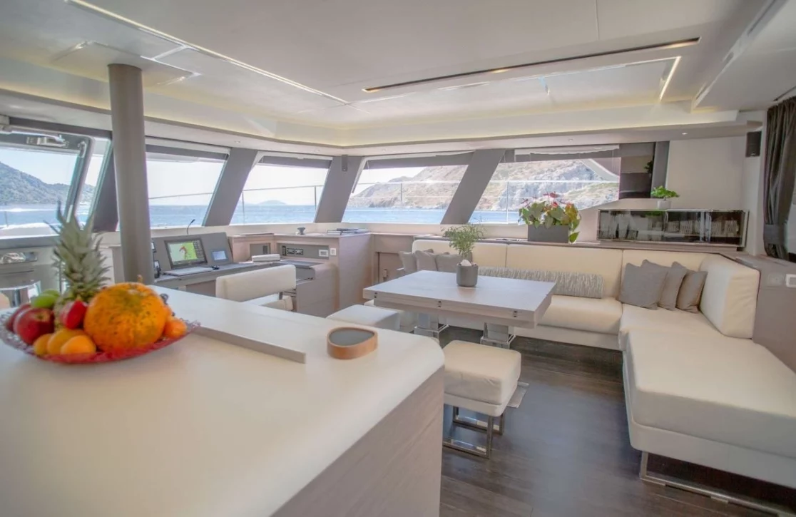 An image of Dolly yacht