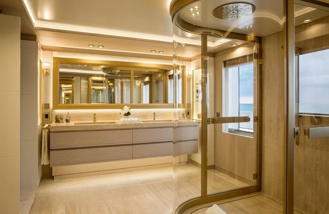 An image of Dragon yacht