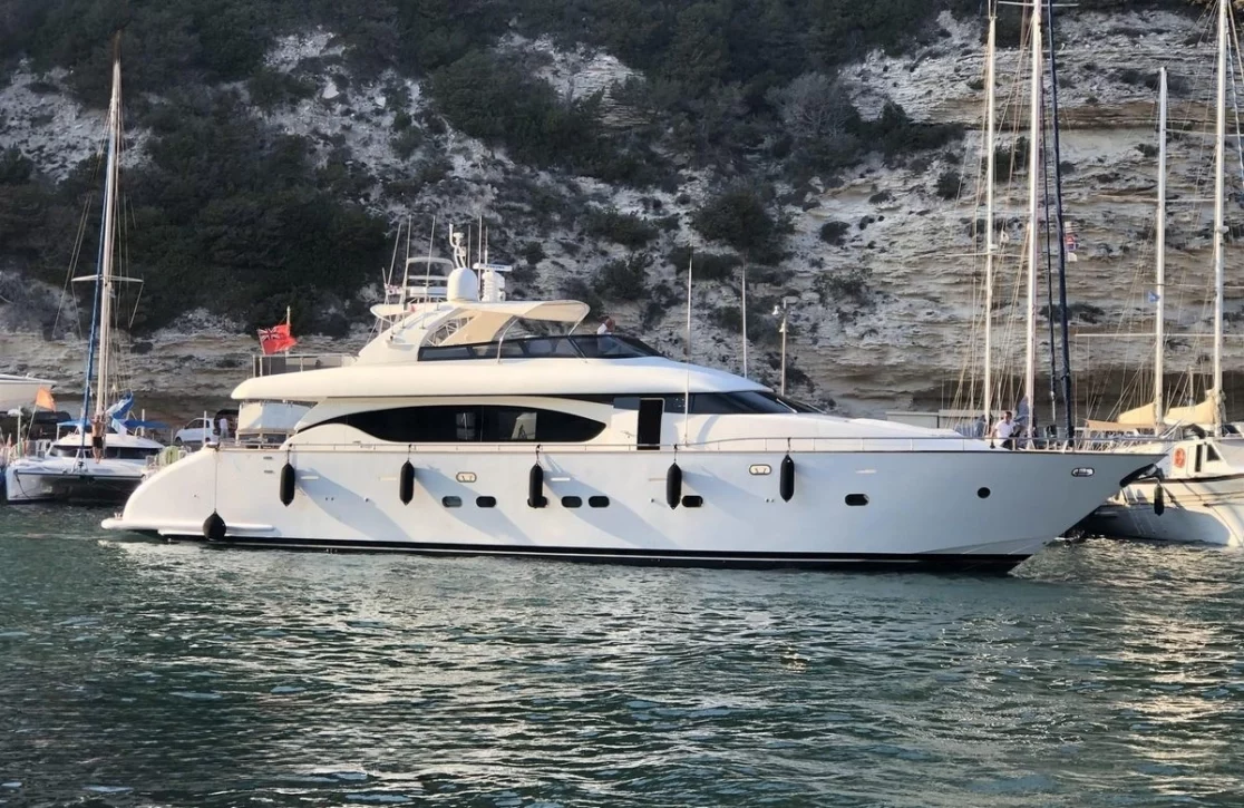 An image of Dubai yacht