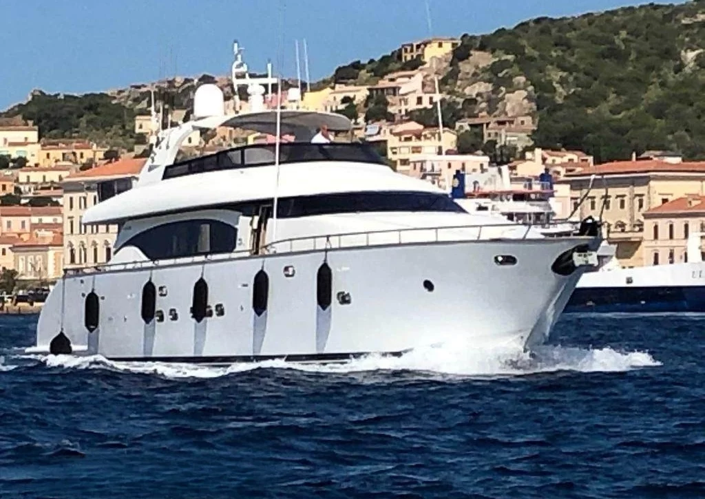 An image of Dubai yacht