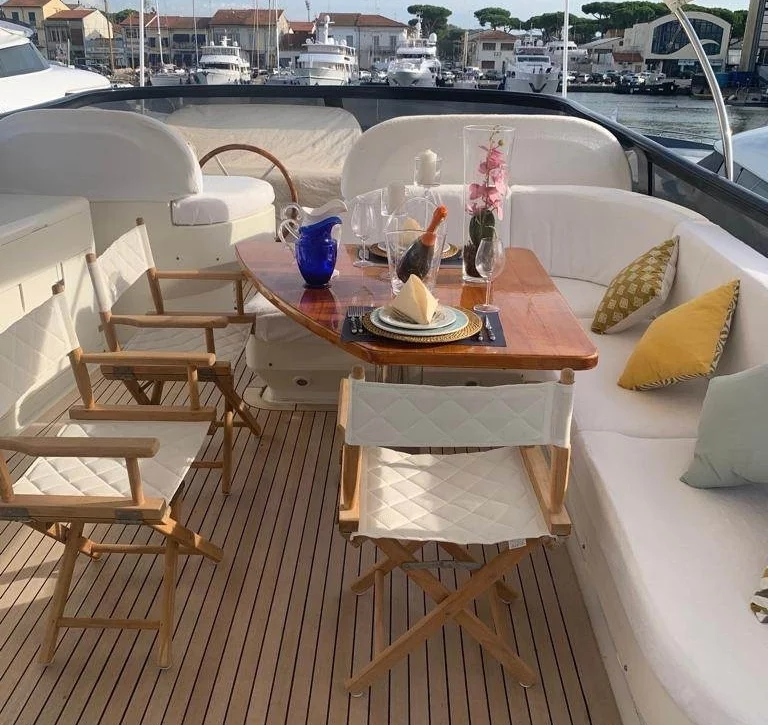 An image of Dubai yacht
