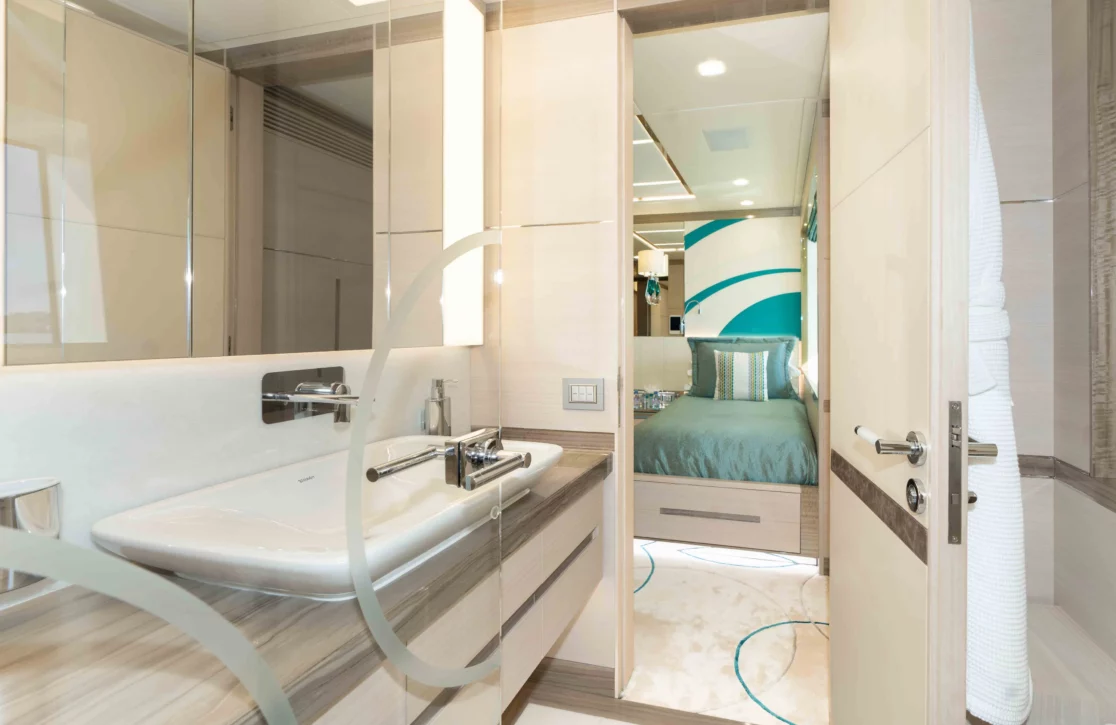 An image of Charade yacht