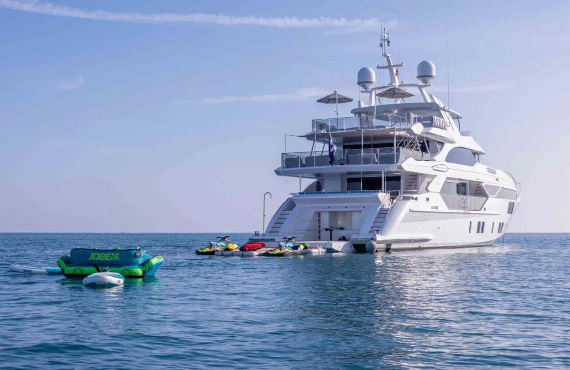 An image of Charade yacht