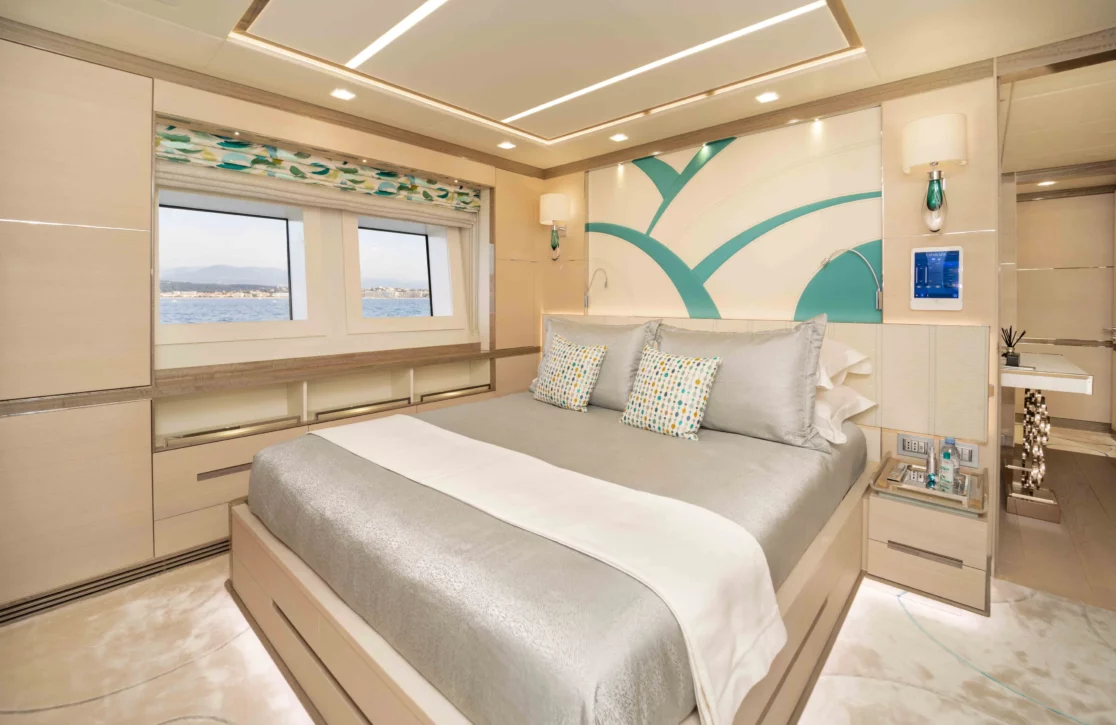 An image of Charade yacht