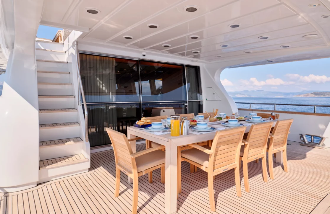 An image of Helios yacht