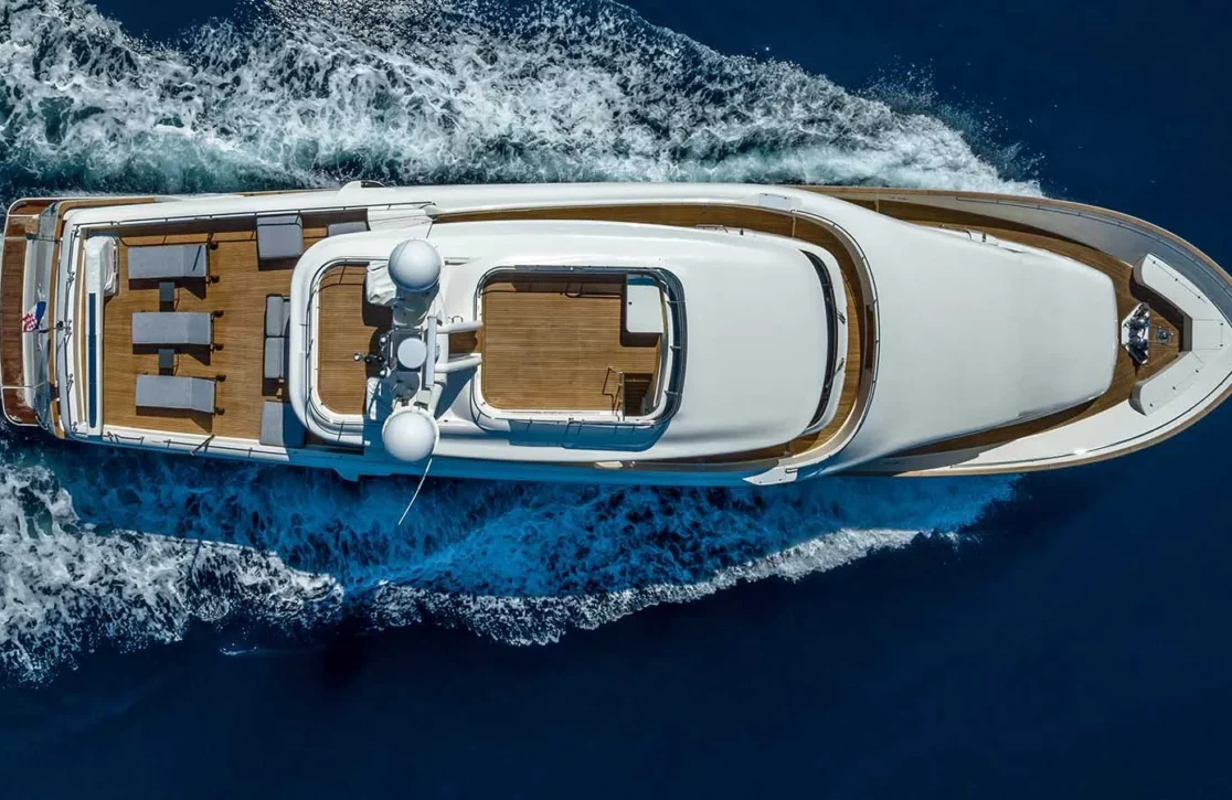 An image of Klobuk yacht