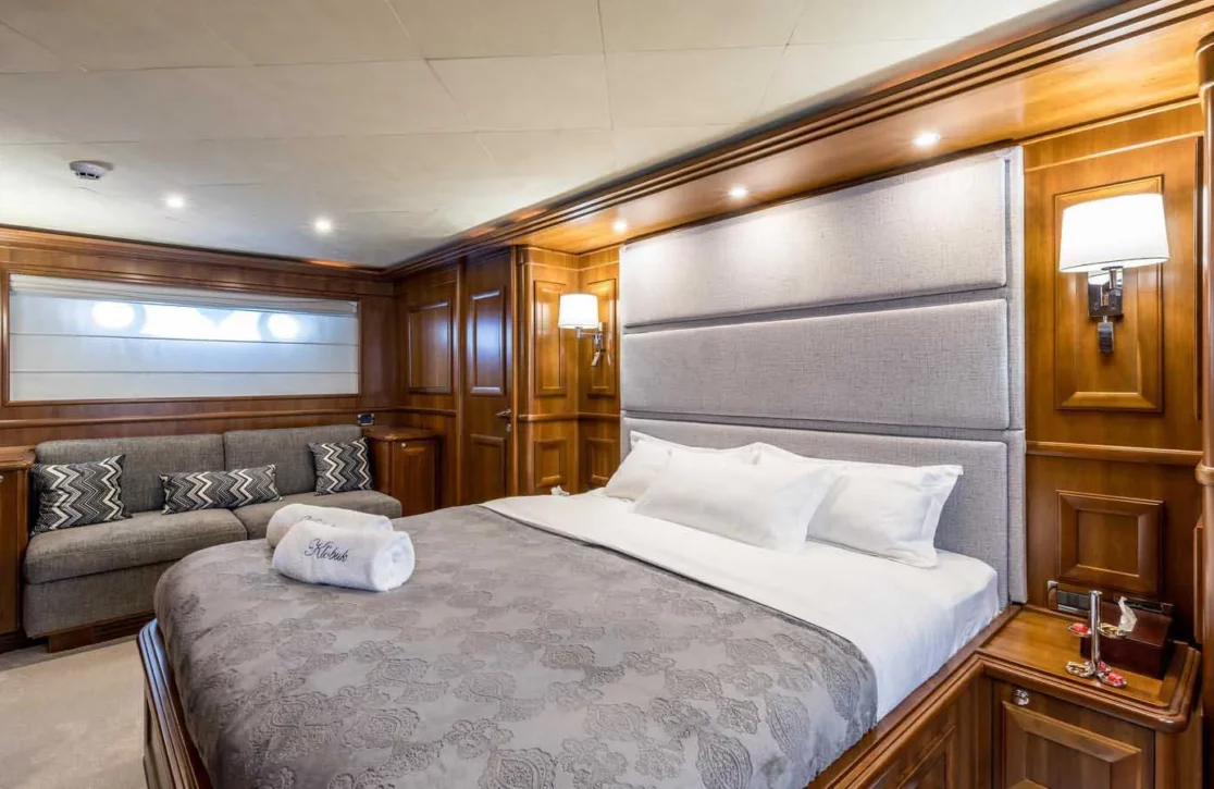 An image of Klobuk yacht