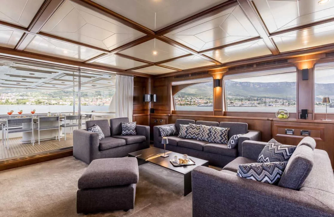 An image of Klobuk yacht