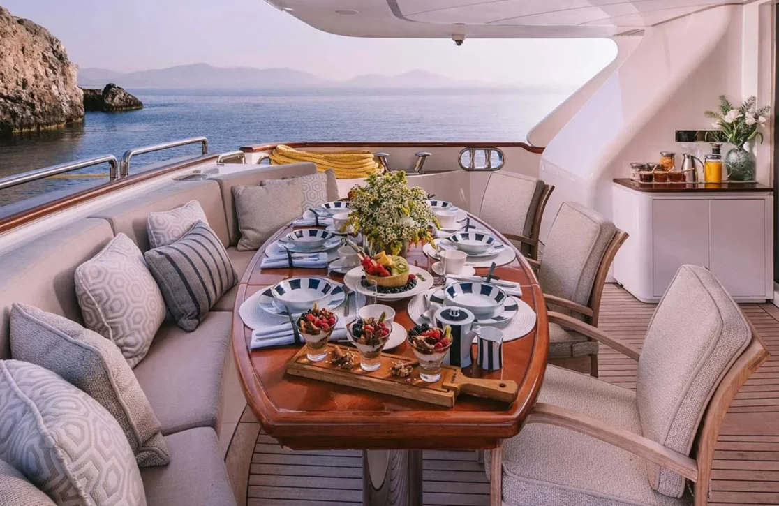 An image of Oak yacht