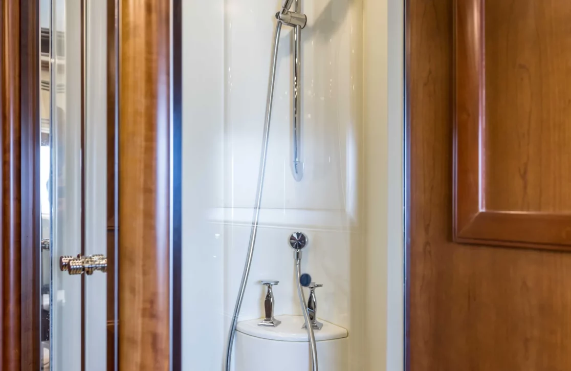 An image of Klobuk yacht