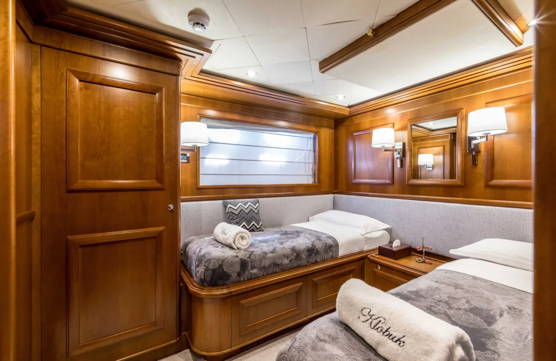 An image of Klobuk yacht
