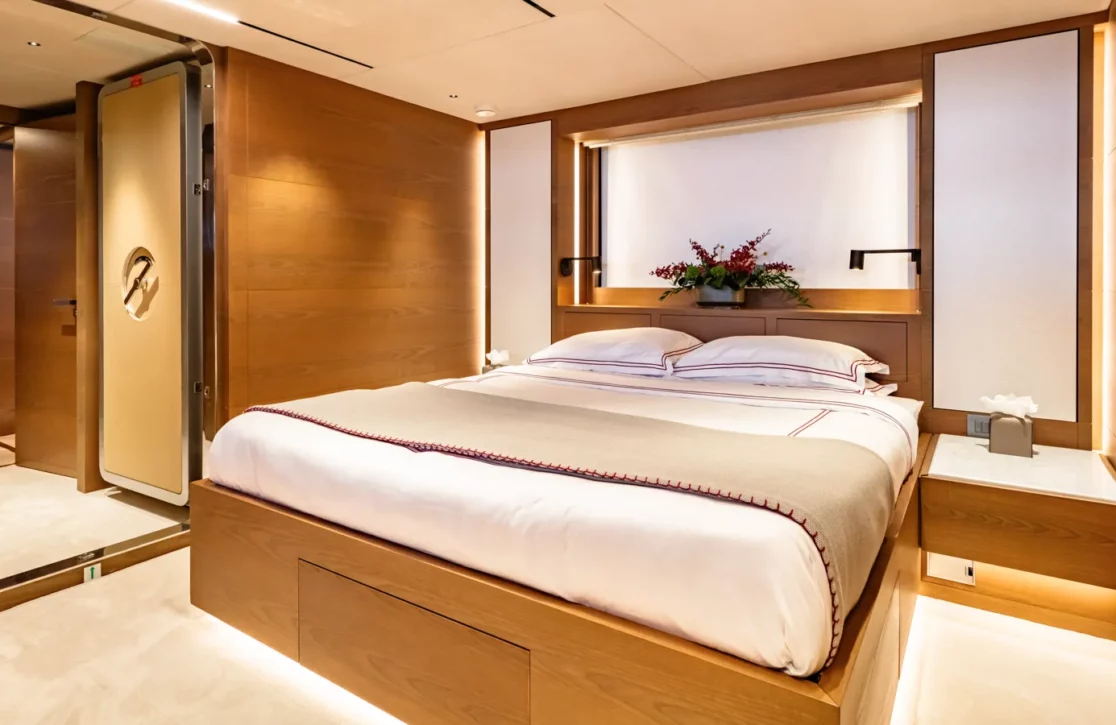 An image of Dinaia yacht