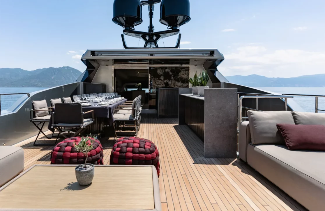An image of Dinaia yacht