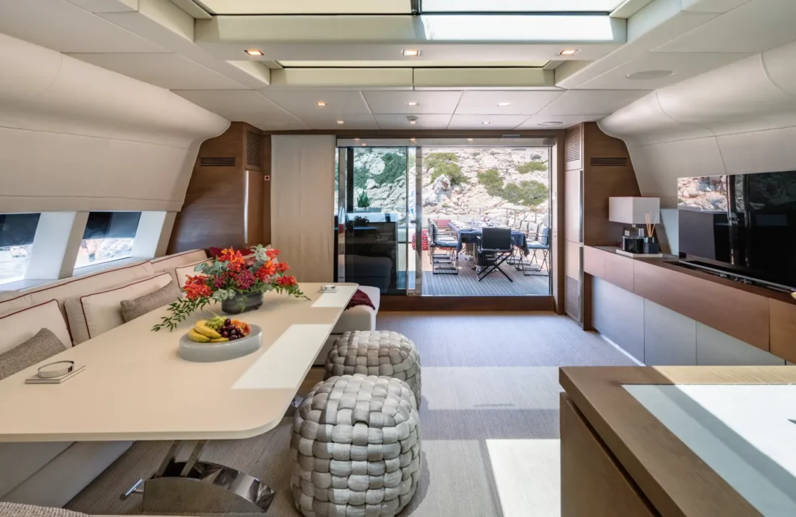 An image of Dinaia yacht