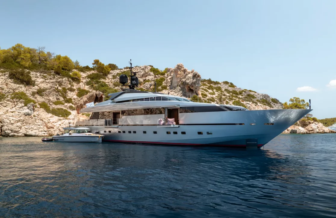An image of Dinaia yacht